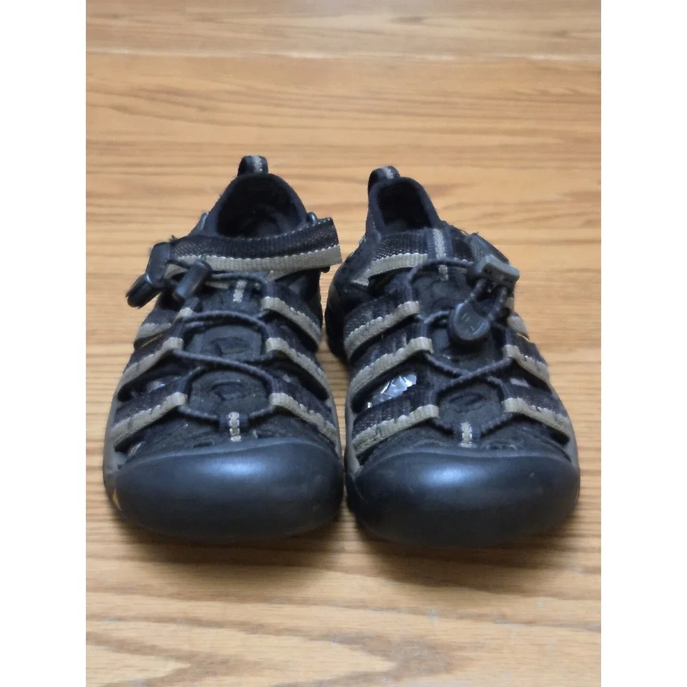 Keen Newport H2 Waterproof Trail Hiking Sandals Gray Black Boys Youth Sz 4.5 - 5